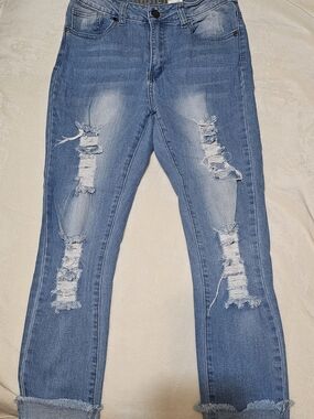 Size 7/8 Women's VIP Light Blue High Rise Straight-Leg Distressed Jeans